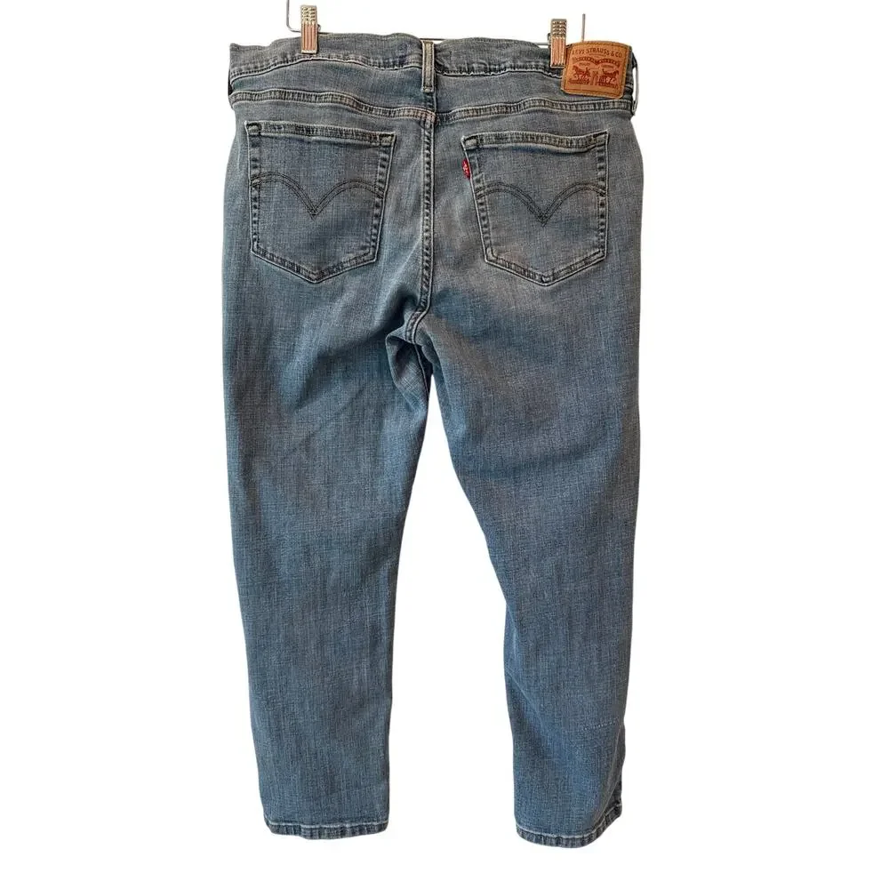 Levi’s Boyfriend Jeans in Medium Wash, 33